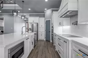 10281 Creekside Ln, Woodway, TX 76712 - Photo 12