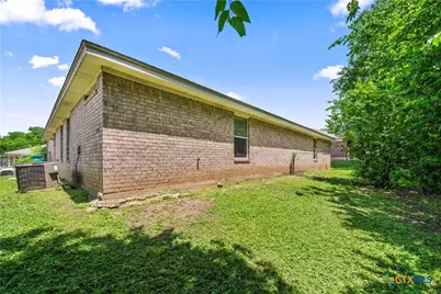 306 Jeff Gordon Drive, Harker Heights, TX 76548 - Photo 2
