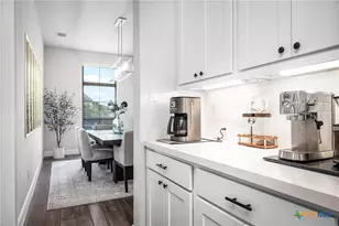 358 Bridle Trl, New Braunfels, TX 78132 - Photo 8