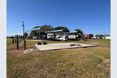 193 Silkstocking Street, Port Lavaca, TX 77979 - Photo 4