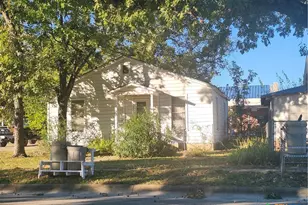 906 S Chestnut St, Lampasas, TX 76550 - Photo 2