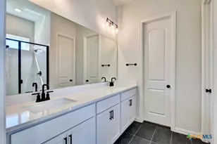 868 Farmhouse Trl, New Braunfels, TX 78130 - Photo 12