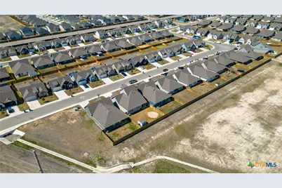 437 Signe, Seguin, TX 78155 - Photo 2