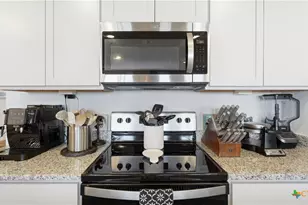 437 Signe, Seguin, TX 78155 - Photo 14