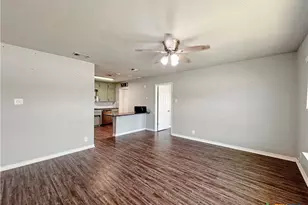 1311 W Main St, Gatesville, TX 76528 - Photo 12