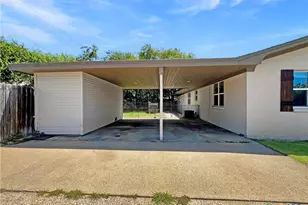 1311 W Main St, Gatesville, TX 76528 - Photo 26