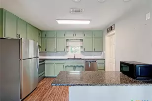 1311 W Main St, Gatesville, TX 76528 - Photo 8