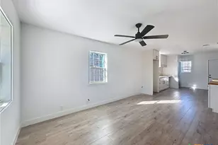 1103 Waco St, Gatesville, TX 76528 - Photo 2