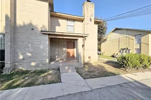 1024 Mission Dr, New Braunfels, TX 78130 - Photo 1