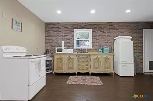 1236 S Academy Ave, New Braunfels, TX 78130 - Photo 10