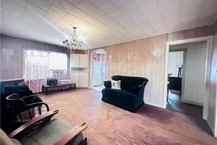 701 W May St, Yoakum, TX 77995 - Photo 2