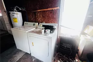 701 W May St, Yoakum, TX 77995 - Photo 16