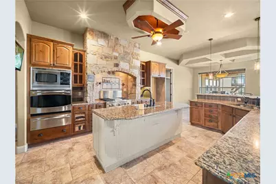 957 Phantom Rider Trail, Spring Branch, TX 78070 - Photo 4