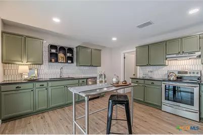 1947 Queen Victoria Drive, New Braunfels, TX 78130 - Photo 10