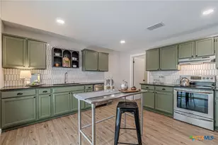 1947 Queen Victoria Dr, New Braunfels, TX 78130 - Photo 10