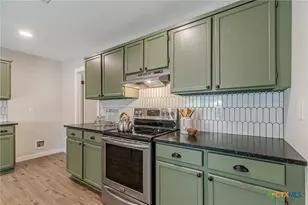 1947 Queen Victoria Dr, New Braunfels, TX 78130 - Photo 10