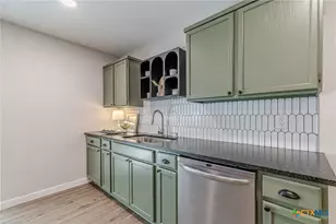 1947 Queen Victoria Dr, New Braunfels, TX 78130 - Photo 14