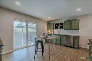 1947 Queen Victoria Dr, New Braunfels, TX 78130 - Photo 14