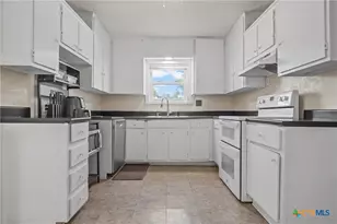 819 N 7th St, Temple, TX 76501 - Photo 8