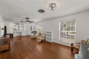 819 N 7th St, Temple, TX 76501 - Photo 6