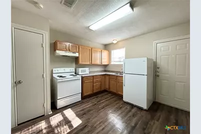 711 E 8th Avenue, Belton, TX 76513 - Photo 10