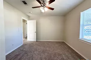 711 E 8th Ave, Belton, TX 76513 - Photo 16