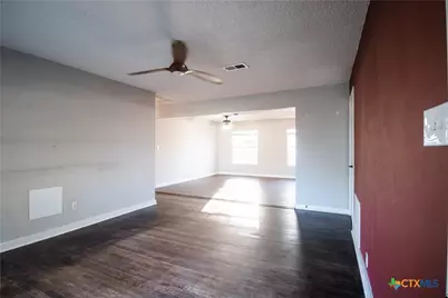 2503 E Mistletoe Avenue, Victoria, TX 77901 - Photo 8