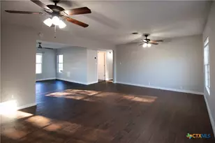 2503 E Mistletoe Ave, Victoria, TX 77901 - Photo 6