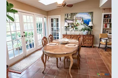 2101 E Mistletoe Avenue, Victoria, TX 77901 - Photo 16