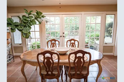 2101 E Mistletoe Avenue, Victoria, TX 77901 - Photo 14