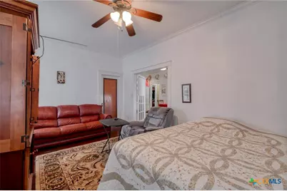 809 S Pecan Avenue, Luling, TX 78648 - Photo 10