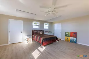 1155 Fm 2438, Seguin, TX 78155 - Photo 32