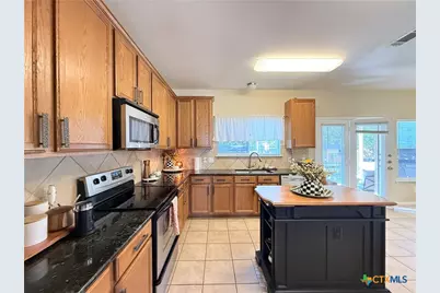 402 W Iowa Drive, Harker Heights, TX 76548 - Photo 8