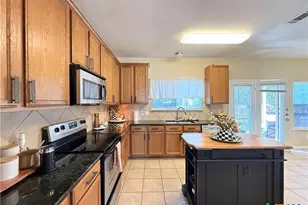 402 W Iowa Dr, Harker Heights, TX 76548 - Photo 8