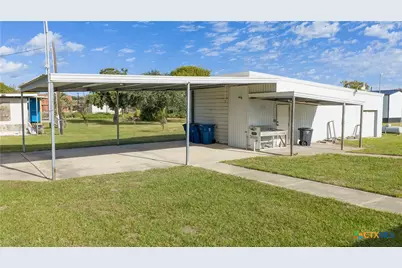 312 W Jefferson Avenue, Port O'Connor, TX 77982 - Photo 4