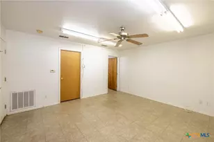 1724 Hickston St, Gonzales, TX 78629 - Photo 24