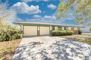 1724 Hickston St, Gonzales, TX 78629 - Photo 2