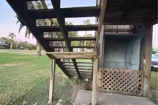 509 N 9th St, Port O'Connor, TX 77982 - Photo 36
