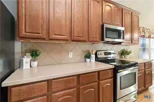 1716 Oak Wind, New Braunfels, TX 78132 - Photo 10