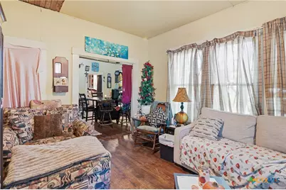 603 E Court Street, Seguin, TX 78155 - Photo 10