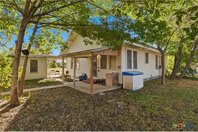 603 E Court Street, Seguin, TX 78155 - Photo 1