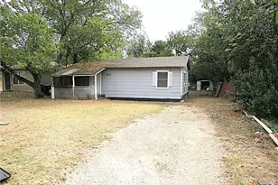 805 S 10th St, Temple, TX 76504 - Photo 1