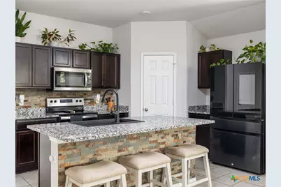 146 Hammond Court, Jarrell, TX 76537 - Photo 2