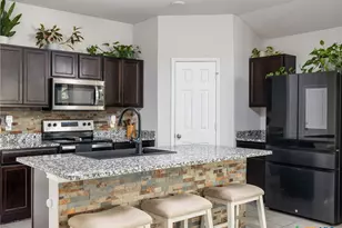 146 Hammond Ct, Jarrell, TX 76537 - Photo 2