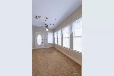 1306 N Avenue G, Shiner, TX 77984 - Photo 18