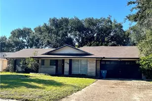 725 Westwood Dr, Port Lavaca, TX 77979 - Photo 2