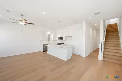 895 N Academy Avenue, New Braunfels, TX 78130 - Photo 4