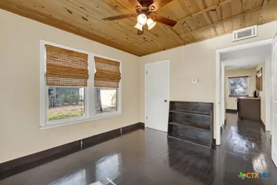 927 N Union Avenue, New Braunfels, TX 78130 - Photo 16