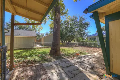 927 N Union Avenue, New Braunfels, TX 78130 - Photo 20
