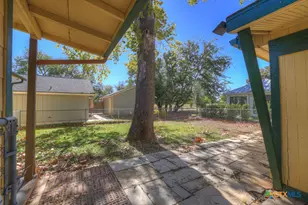 927 N Union Ave, New Braunfels, TX 78130 - Photo 20